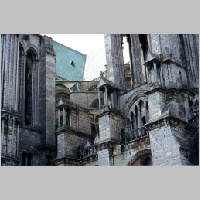 Chartres, 42, Chor und S-Querhaus von SO, Foto Heinz Theuerkauf.jpg